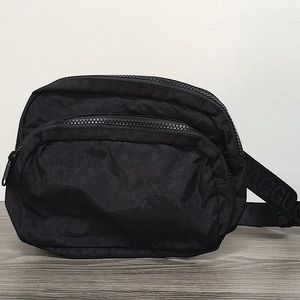 NWT Baggu Black Nylon Fanny Waist Cross body bag purse